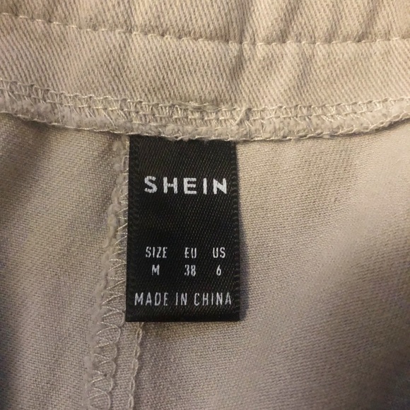 Shein Cropped Pants - Picture 3 of 4